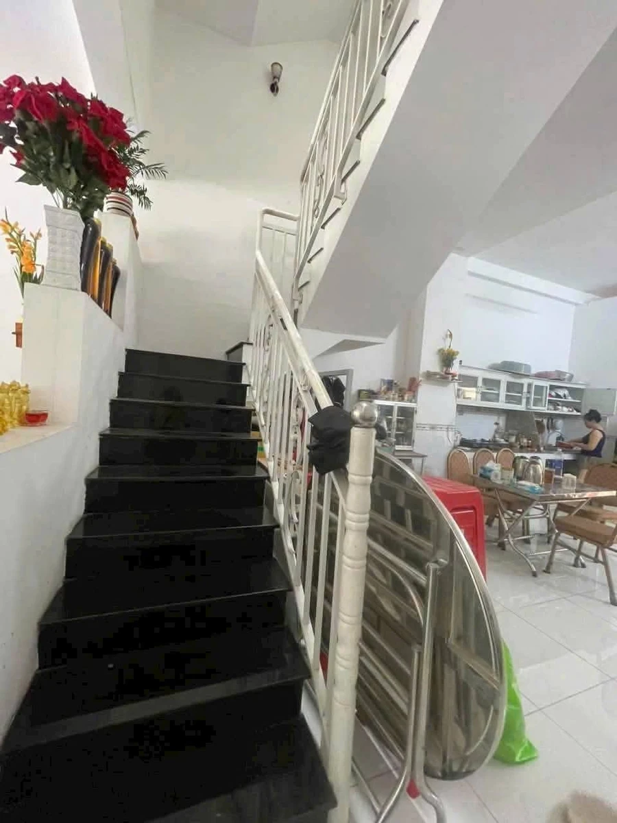 Cho thuê nhà 1 trệt 2 lầu 100m2 Dĩ An 13 triệu/tháng - Ảnh thu nhỏ 4