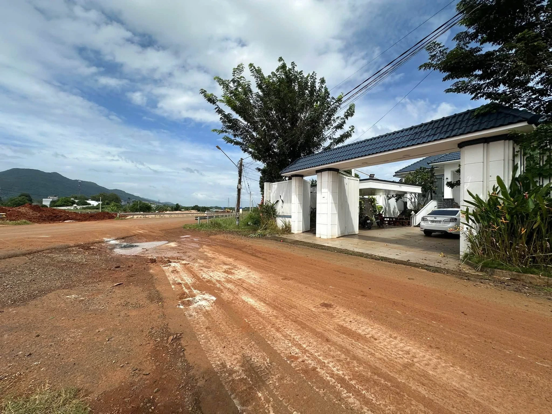 Bán biệt thự 5PN mặt tiền Hòa Long, 360m2, 4 tỷ 800 - Ảnh 1