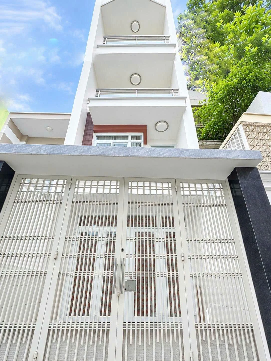Bán nhà mặt tiền Hòa Hưng 43,75m² 4 tầng, 4 phòng ngủ - Ảnh 1