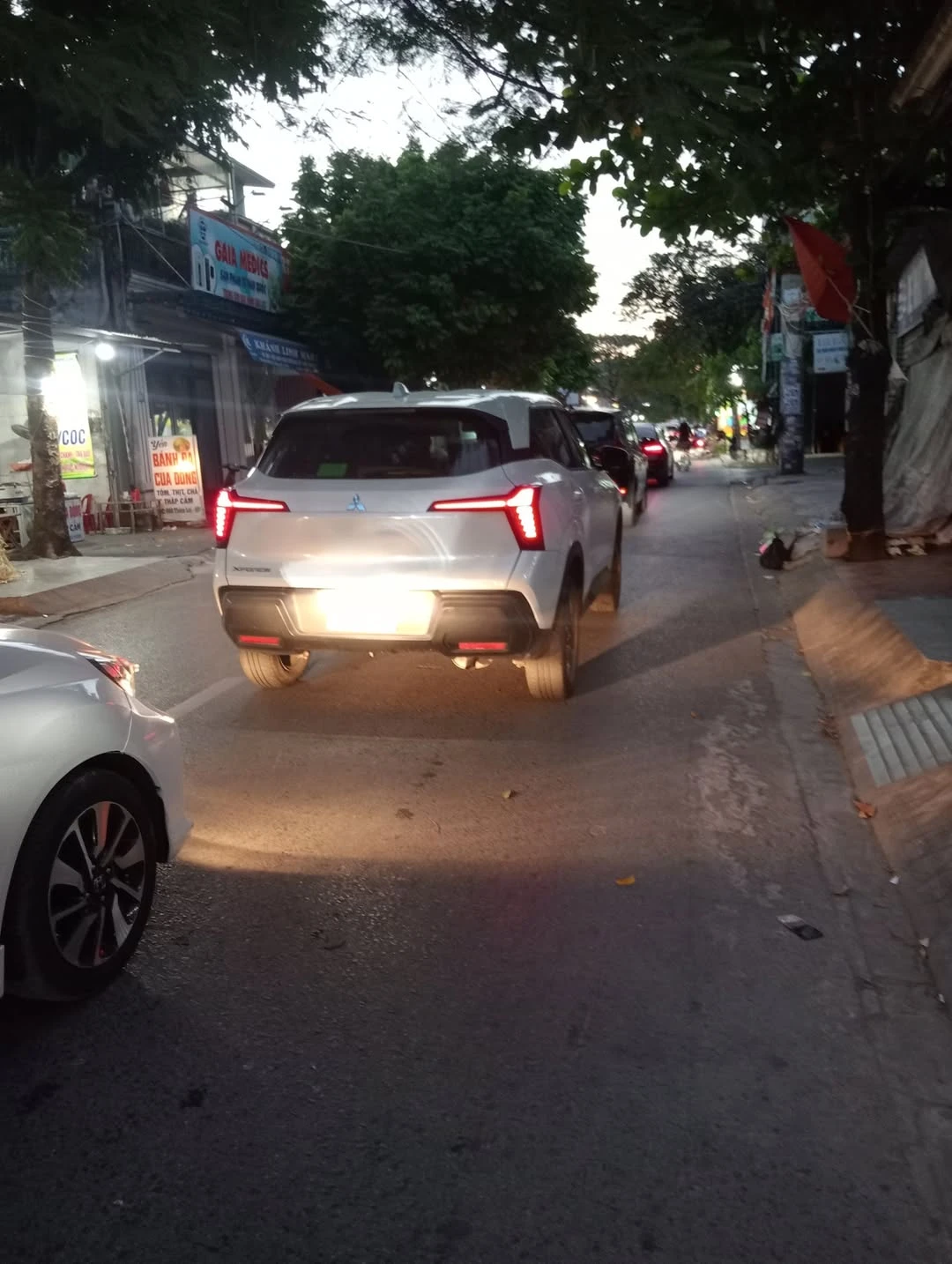 Nhà bán 3 tầng 100m2 gần Aeon Thiên Lôi - Ảnh 1
