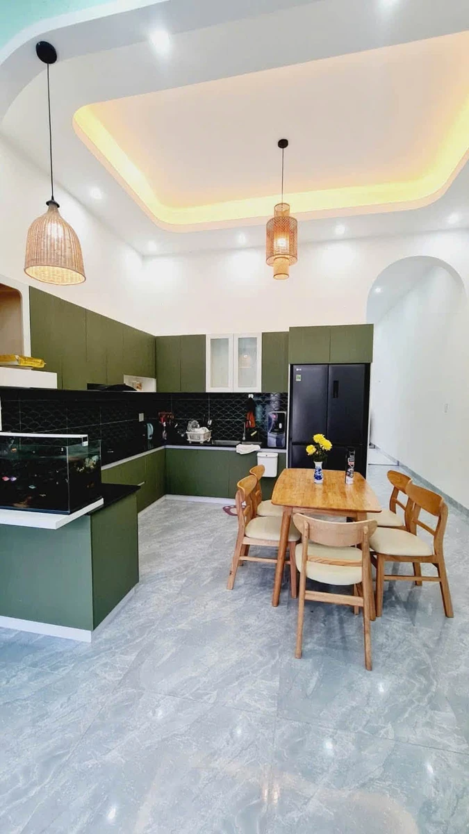 Bán nhà hẻm 180 Hoàng Hoa Thám, 105m2, 2 phòng ngủ, đầy đủ nội thất, giá 1,45 tỷ, Quảng Phú, Quảng Ngãi - Ảnh thu nhỏ 3