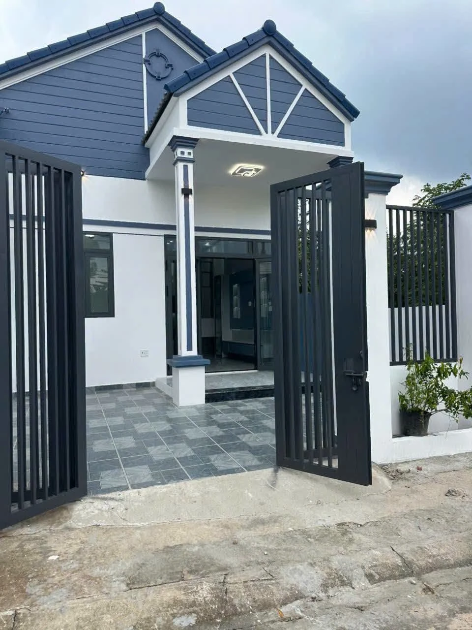 Nhà phố Bến Cát 138m² giá 1 tỷ 920 triệu - Ảnh 1