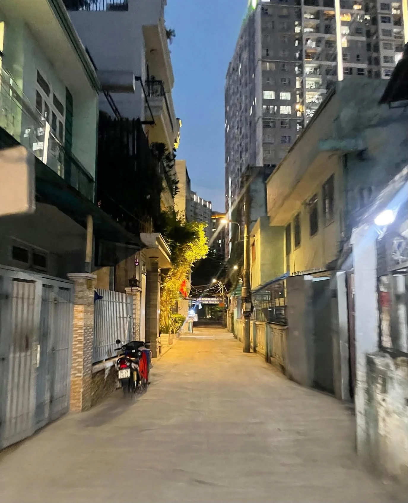Bán nhà 2 tầng 4x13m đường Nguyễn Khoái Quận 4 - Ảnh 1