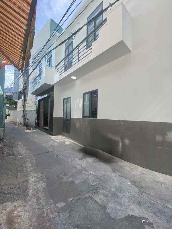 Nhà 2 tầng 37m² đường Lê Hồng Phong, Quy Nhơn, giá 2.3 tỷ