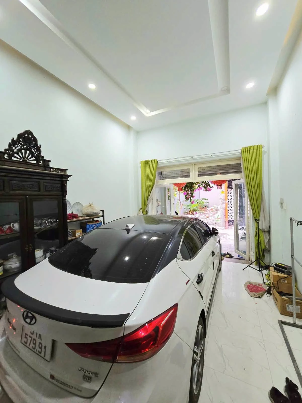 Bán nhà phố 3 tầng 60m² Thủ Đức, gần Vinhomes Grand Park, giá 5.4 tỷ - Ảnh 1