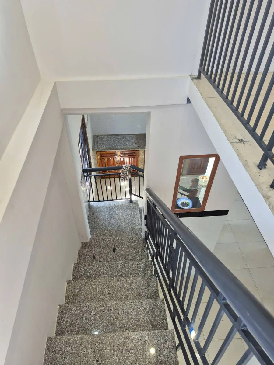 Bán nhà 1 trệt 1 lầu mặt tiền 121m² Hóc Môn - Ảnh thu nhỏ 2