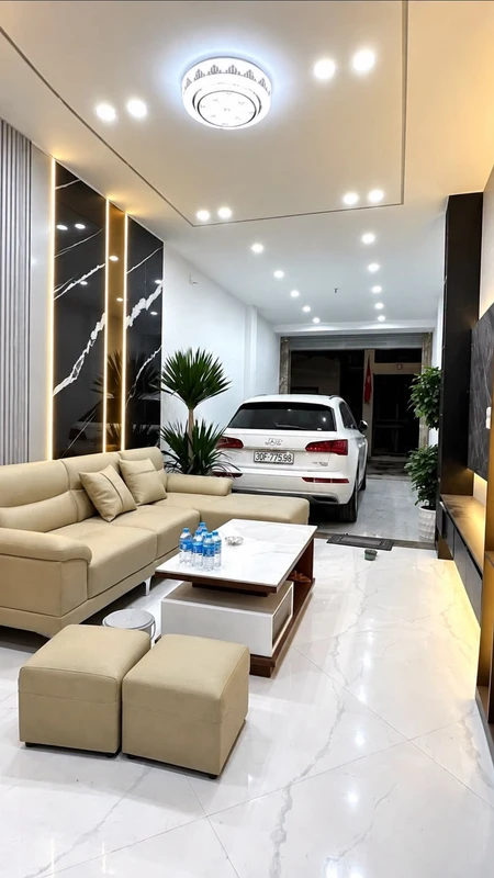 Bán nhà phố Việt Hưng Long Biên 100m² 5 tầng thang máy