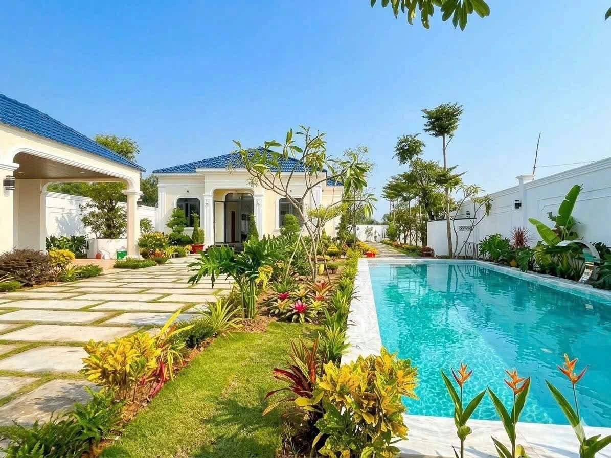 Biệt thự 1100m2, 4PN, hồ bơi tại Đức Hoà Long An, 8 tỷ 900 - Ảnh 1