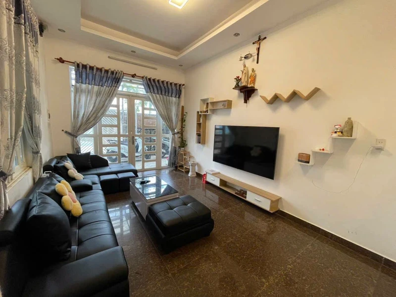 Bán nhà phố 234m² 12 phòng ngủ Phù Đổng Thiên Vương, Đà Lạt