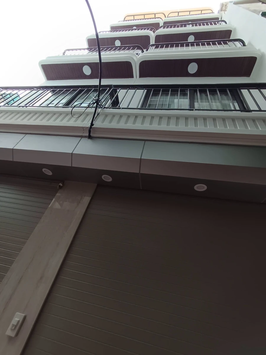 Bán nhà 5 tầng có thang máy Giang Biên, 35m2, hơn 6 tỷ - Ảnh 1