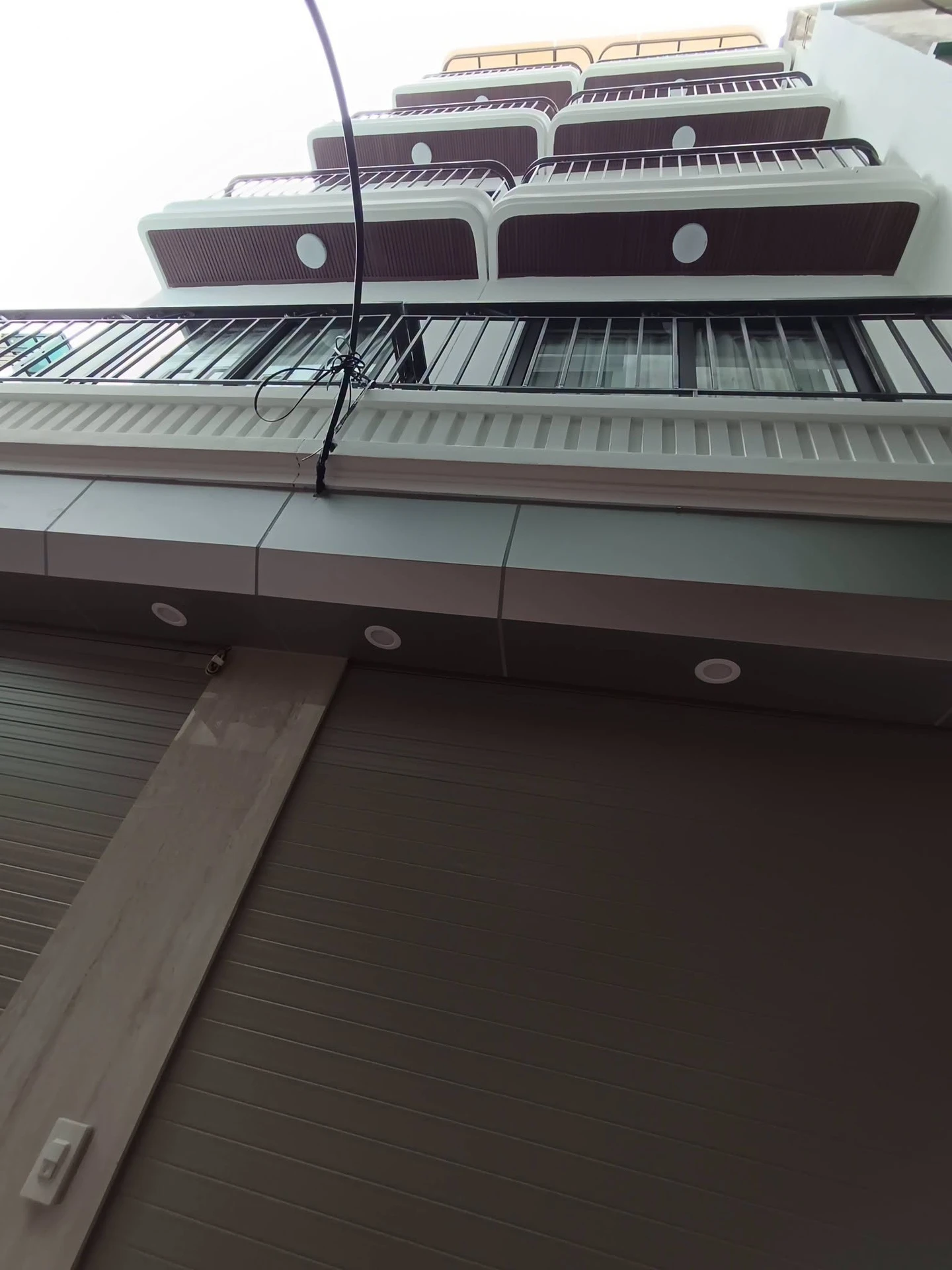 Bán nhà 5 tầng có thang máy Giang Biên, 35m2, hơn 6 tỷ - Ảnh 1
