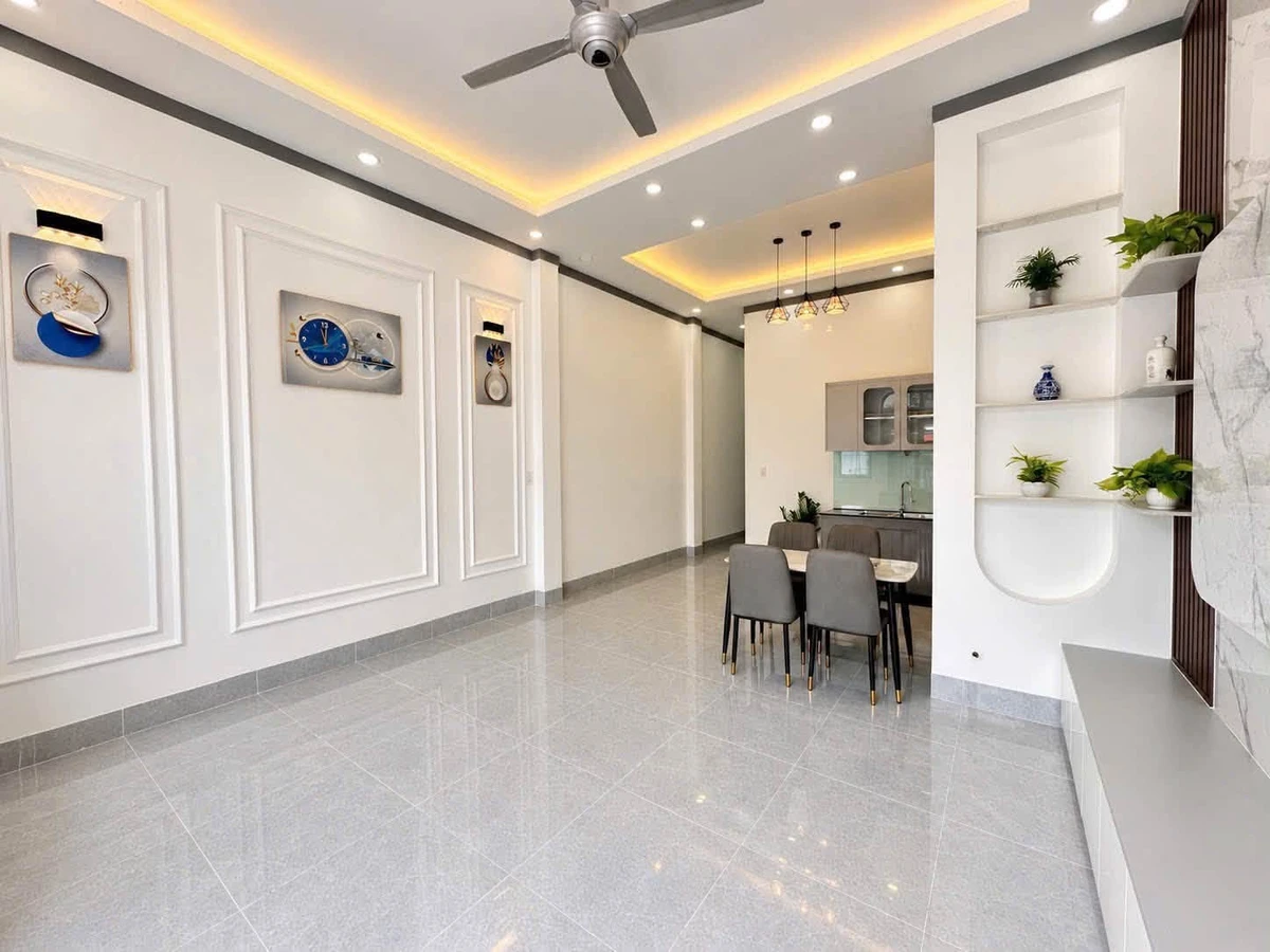 Bán nhà hoàn thiện 4,7x21m, 2 phòng ngủ, sân ô tô, khu TĐC Tân An, Thủ Dầu Một - Ảnh thu nhỏ 5