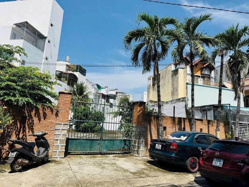 Bán đất mặt tiền đường Chi Lăng, ngang 25m, 544,5m2, trung tâm Nha Trang