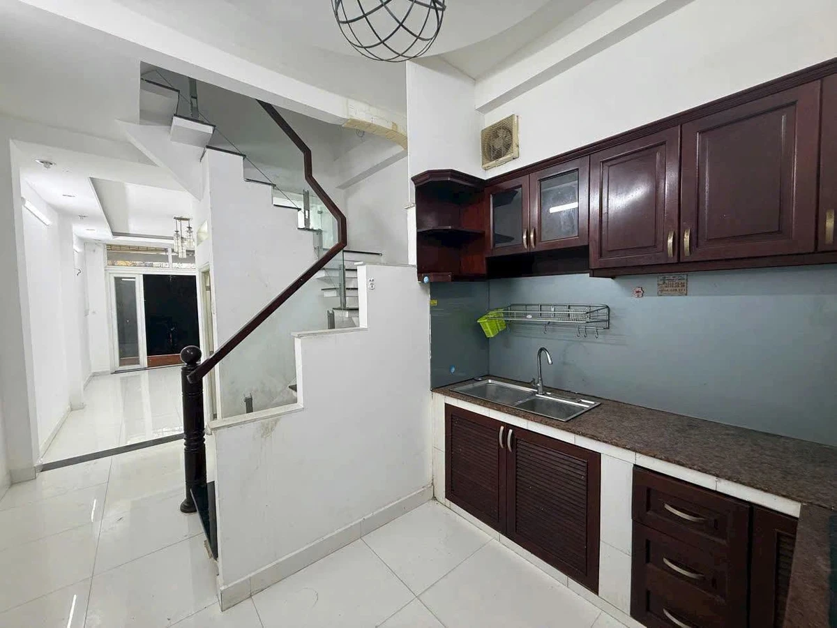 Bán nhà 3 tầng 44,2m² mặt tiền Hoàng Hoa Thám hơn 7 tỷ - Ảnh thu nhỏ 4