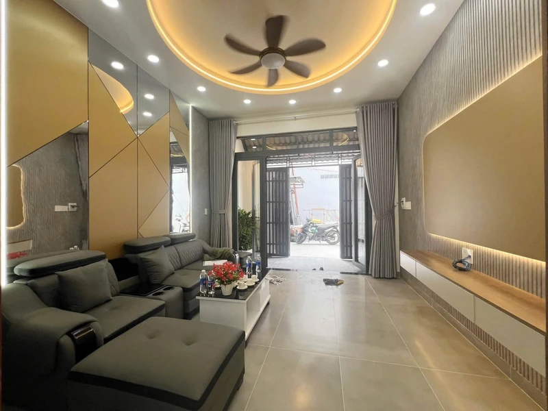 Bán nhà 3 tầng 61m² 4PN Hiệp Bình Chánh, Thủ Đức, giá 5,6 tỷ