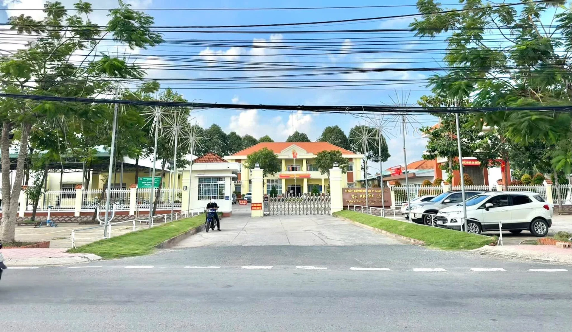Bán nhà tân cổ điển 5PN 92m² gần chợ Long Thượng, Tây Ninh - Ảnh 1