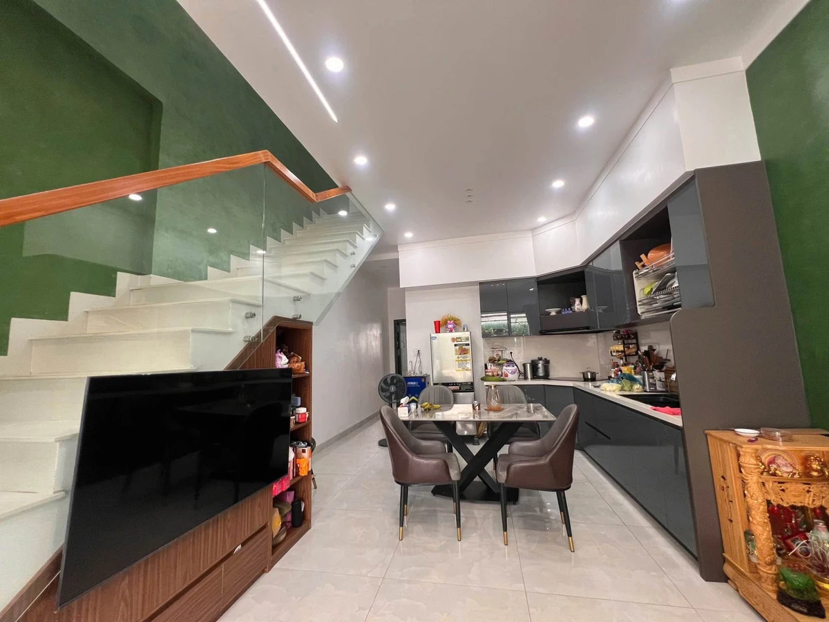 Bán nhà 3 phòng ngủ 72m² khu Lê Vụ, 4 tỷ 500 - Ảnh thu nhỏ 2