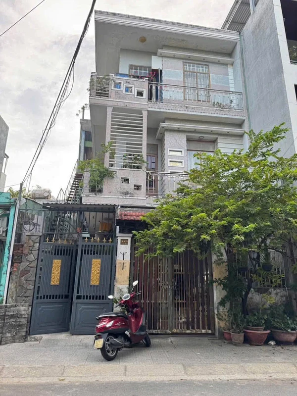 Bán nhà 3 tầng mặt tiền 110m2 Hoà Cương Bắc Đà Nẵng