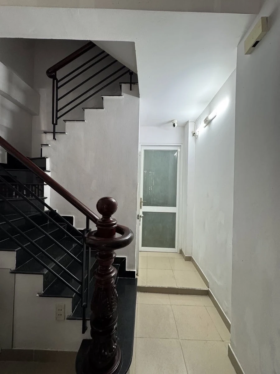 Bán nhà hẻm ba gác 30m², 5 tầng 5PN 4WC Ngô Quyền Q10 - Ảnh thu nhỏ 2