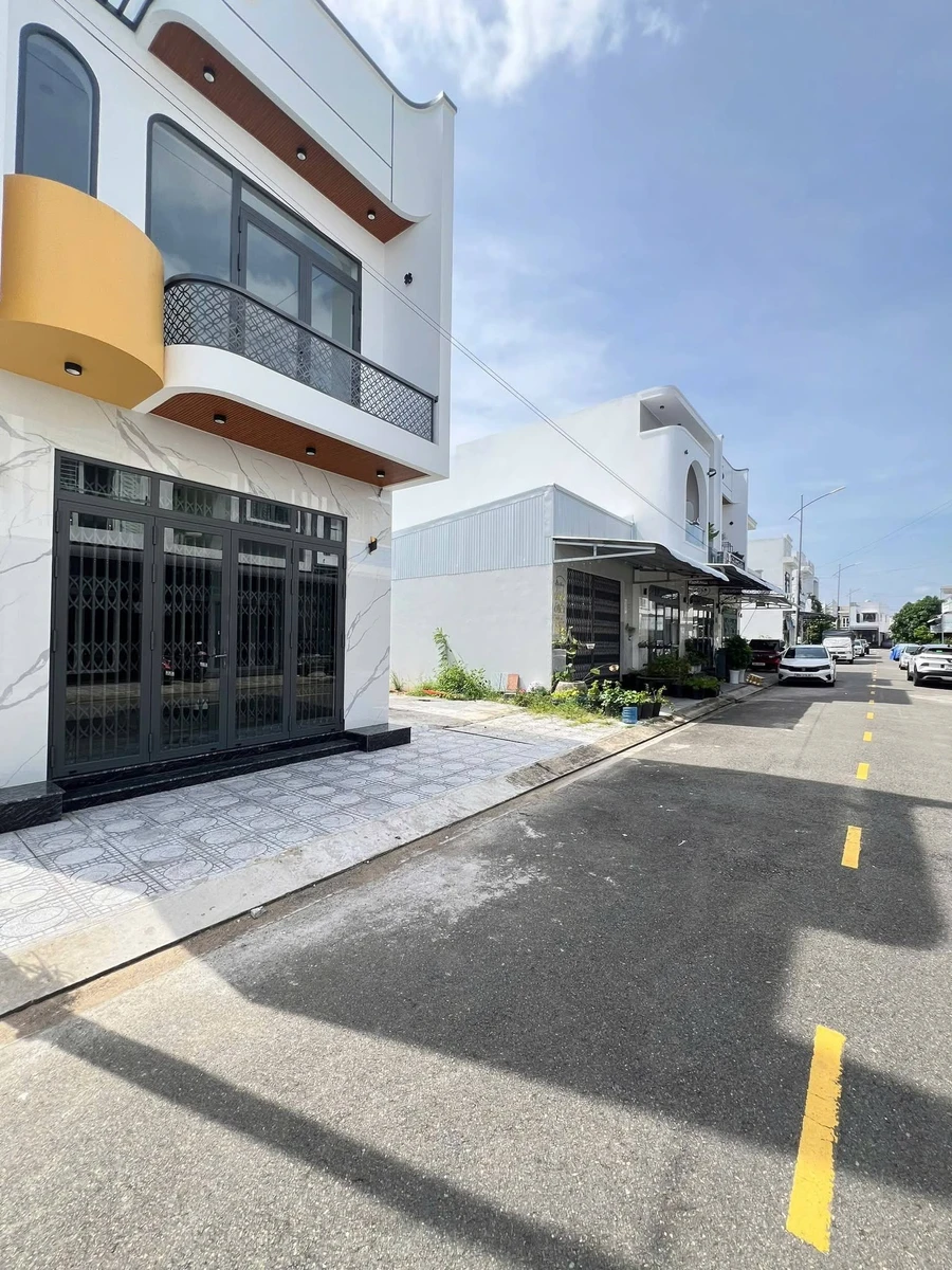 Bán nhà mới 80m² 4PN 3WC Nam An Hoà Rạch Giá - Ảnh thu nhỏ 2