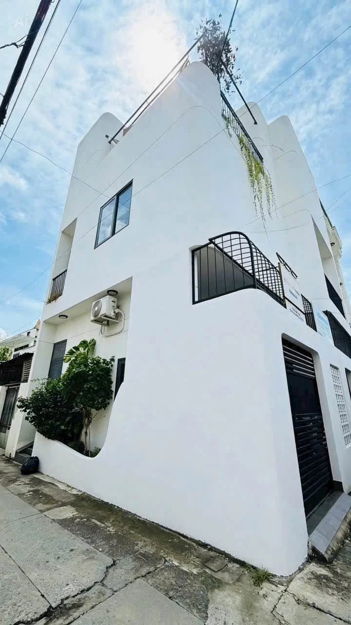 Bán nhà 1 trệt 2 lầu, 155m2, góc 2 mặt tiền, 4 PN, Biên Hoà - 4.29 tỷ - Ảnh 1