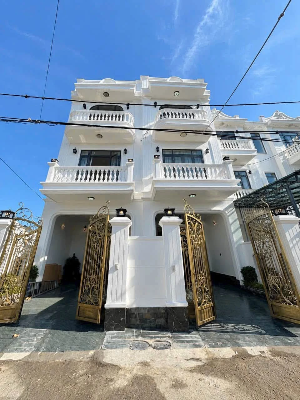 Bán nhà 3 tầng mặt tiền 195m² Châu Văn Hùng Huế 3,65 tỷ - Ảnh 1