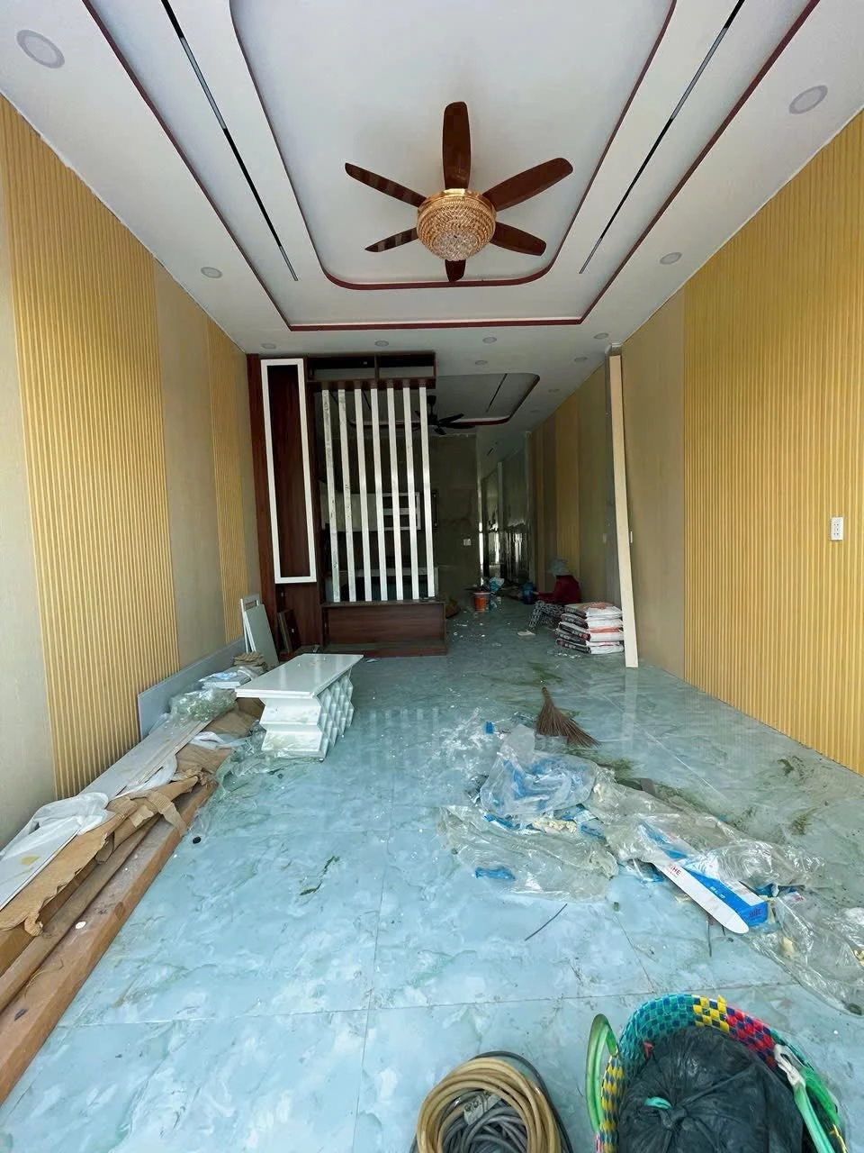Bán nhà 3 phòng ngủ 4,2x32m sát KCN Tân Đức, Đức Hòa Hạ, Long An giá 1,79 tỷ - Ảnh 1