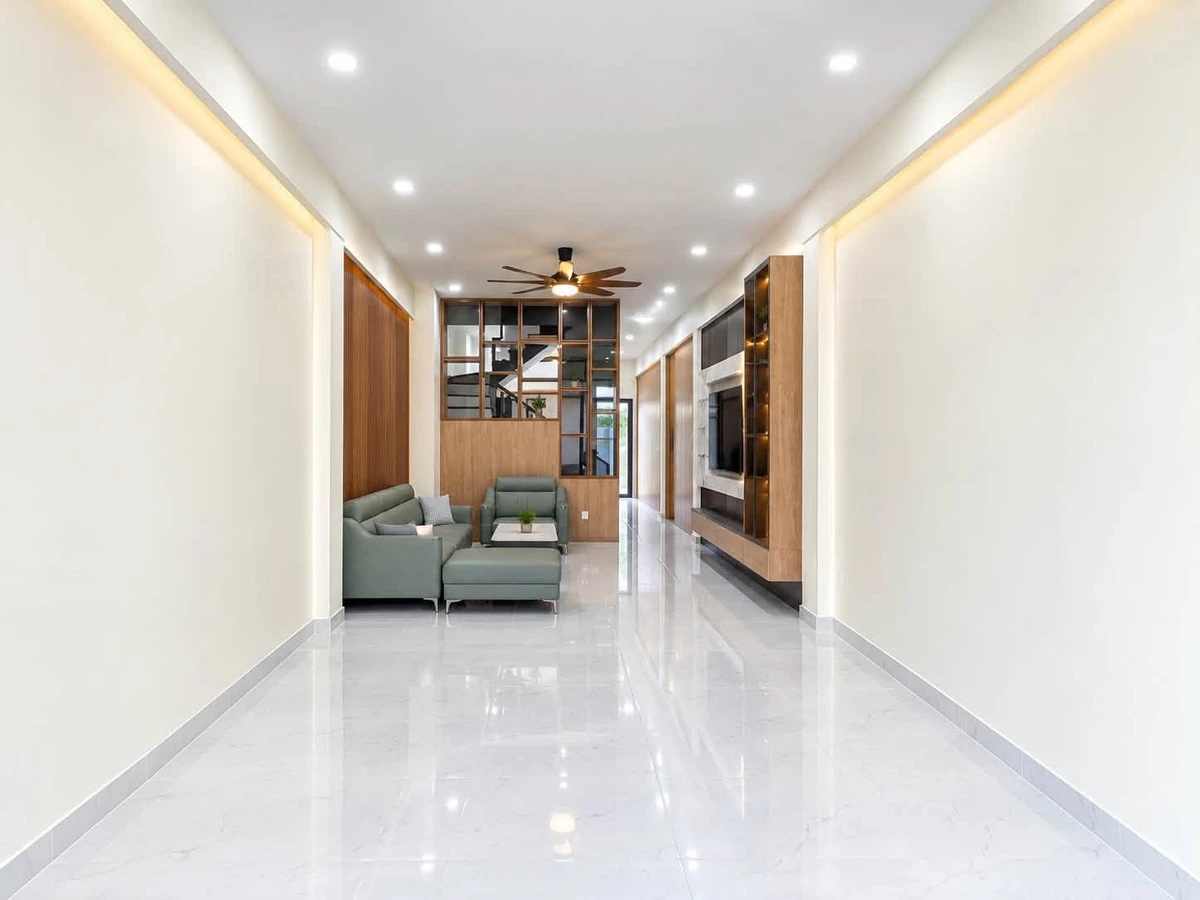 Bán nhà 3 tầng 4PN full nội thất Dĩ An, 102,5m2, 6,5 tỷ - Ảnh thu nhỏ 2