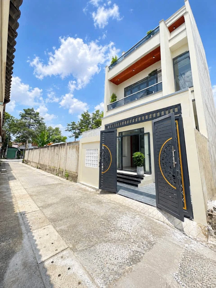 Bán nhà 1 trệt 2 lầu 3PN 6x11 giá 3,9 tỷ gần vòng xoay Hiệp Thành, Thủ Dầu Một - Ảnh thu nhỏ 2