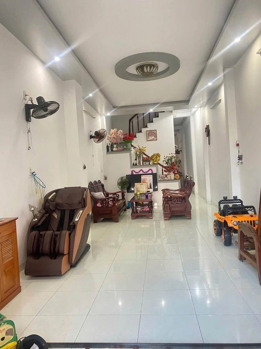 Bán nhà 3 phòng 85m² gần biển Dã Tượng 14 tỷ - Ảnh 1