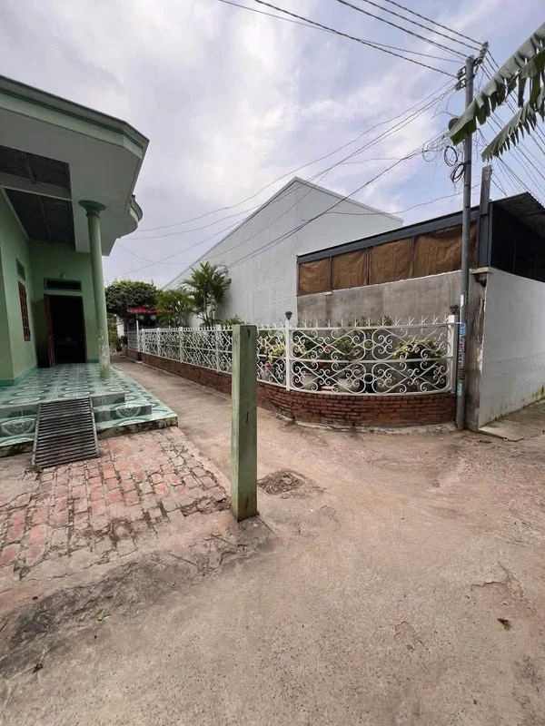 Nhà bán 2 mặt tiền 100m² Phan Thiết 800 triệu