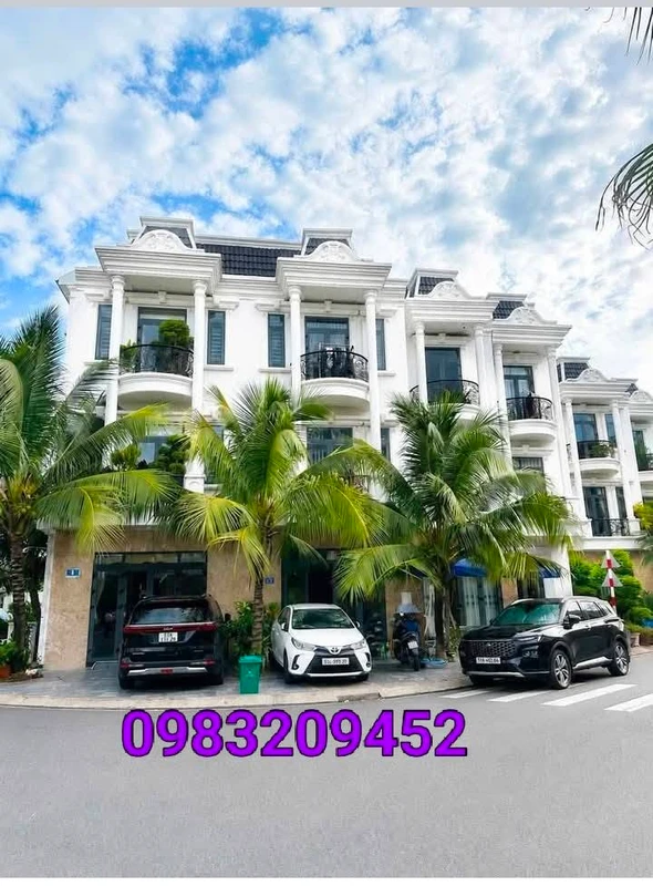 Bán nhà 3 tầng 68m2, 4PN, đường Nguyễn Thị Khắp, Dĩ An, Bình Dương - 5 tỷ