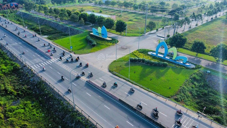 Vị trí đối diện đất trường học - Khu dịch vụ hỗn hợp VSIP Quảng Ngãi, giá 1,4 tỷ /132m2 - Ảnh thu nhỏ 2
