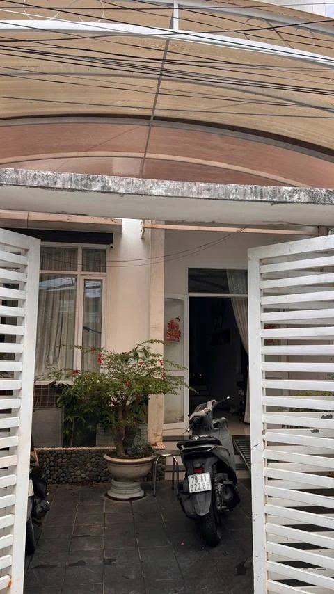 Bán nhà 2 tầng 123.6m² 3 PN gần chợ Chiều Nha Trang 3.4 tỷ - Ảnh 1