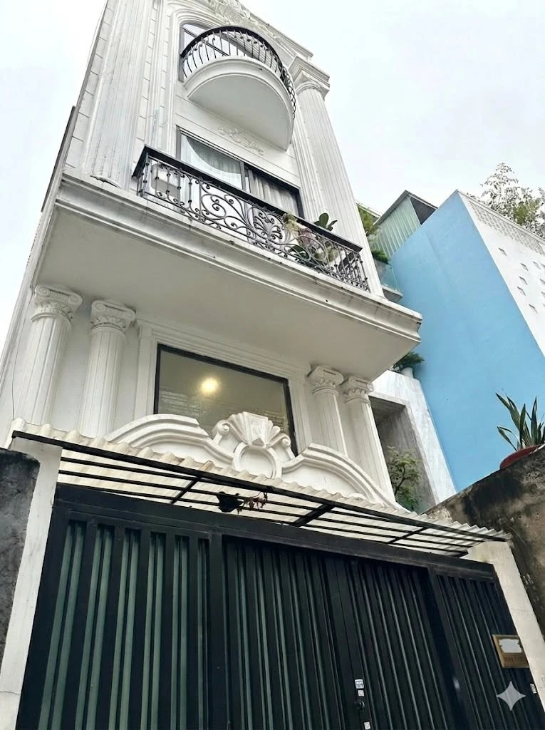 Bán shophouse 5 tầng 360m², 13.5 tỷ, Trường Sa, Tân Bình - Ảnh 1