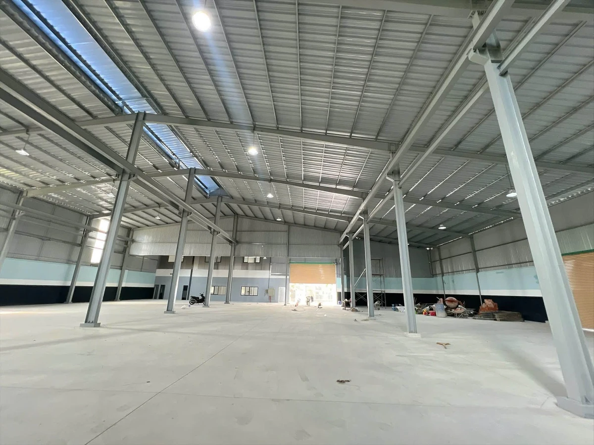 Cho thuê kho xưởng mặt tiền Phước Tân 2500m2, 200tr/tháng - Ảnh 1