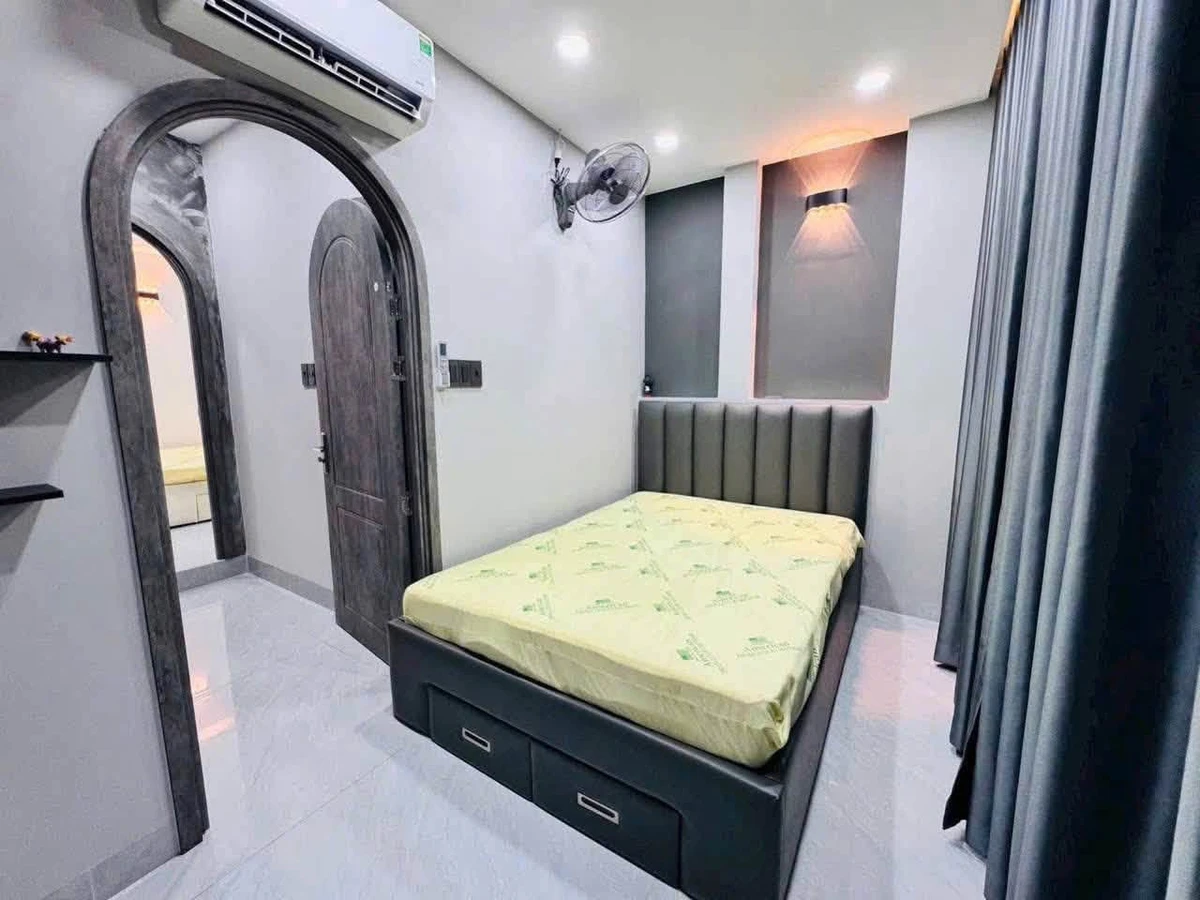 Bán nhà góc hẻm 5m Quận 4, 43m2, 2 tầng 2PN, full nội thất, giá 5,65 tỷ - Ảnh thu nhỏ 5