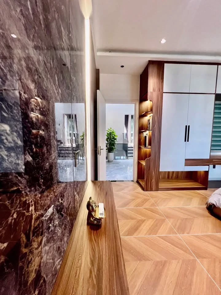 Bán nhà mặt tiền Hồ Tùng Mậu 102m² giá 13 tỷ Quận 7 - Ảnh thu nhỏ 5