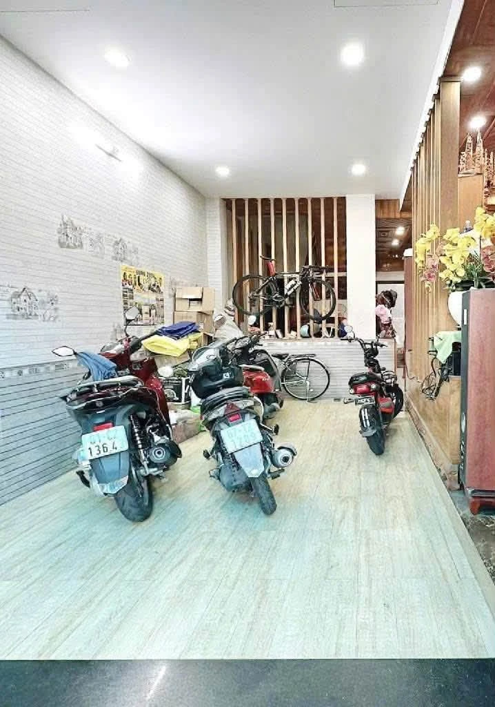 Biệt thự mặt tiền Quận 6, 5PN, 104m², 12.5 tỷ - Ảnh 1