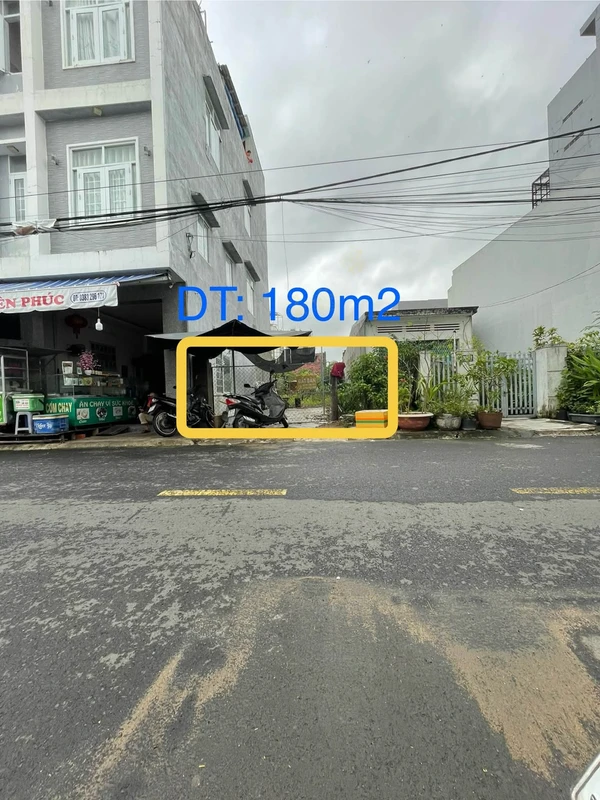 Bán lô đất 180m2 đường 12m Nguyễn Huệ, Tuy Hoà