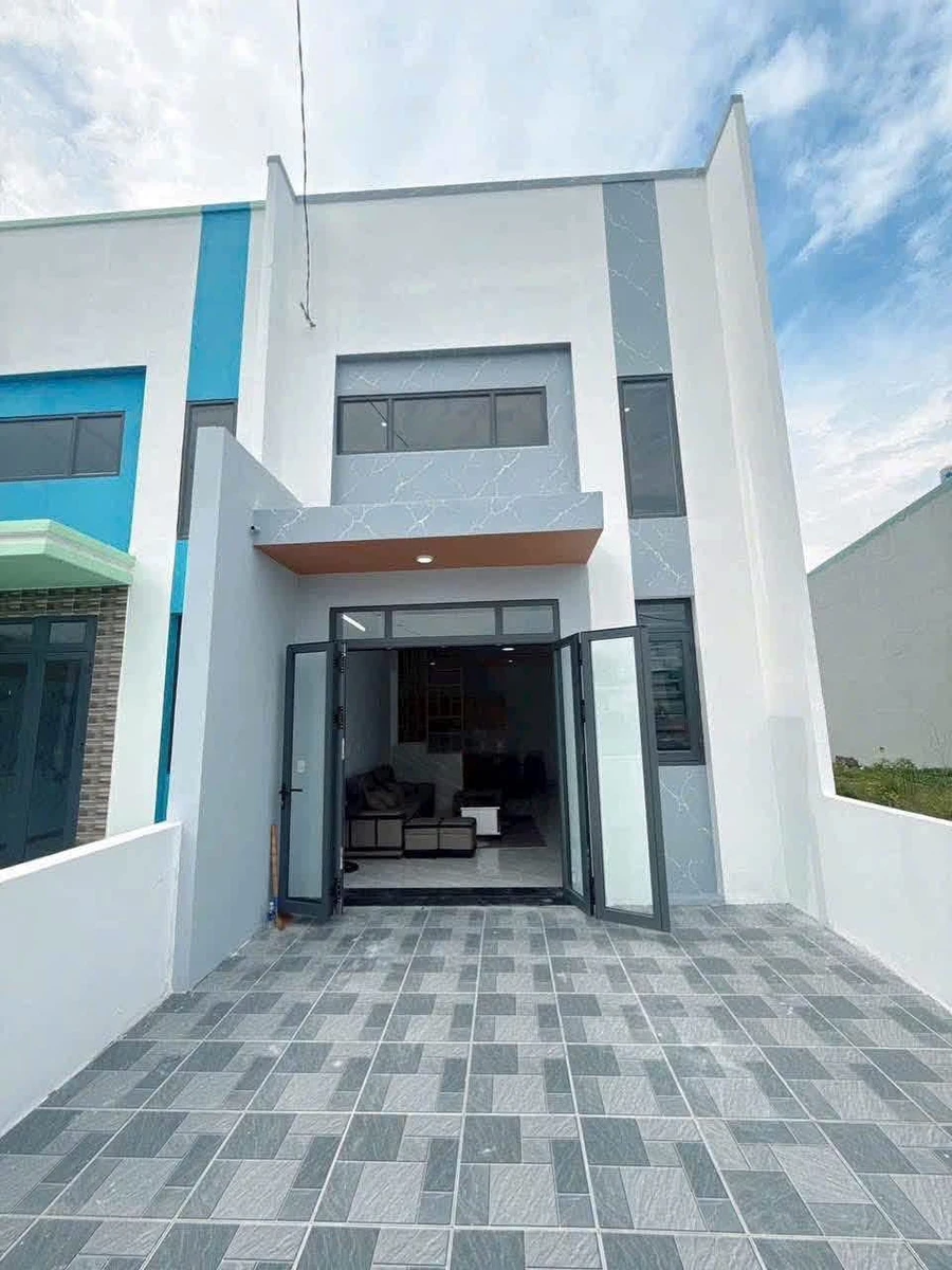 Bán nhà lầu lửng sân vườn 205m² Bến Cát Bình Dương - Ảnh 1
