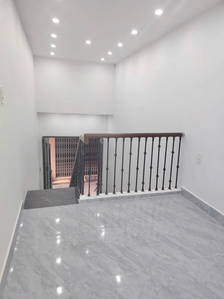 Bán nhà ngõ rộng 35m² Lam Sơn gần chợ Cầu Cáp - Ảnh thu nhỏ 3