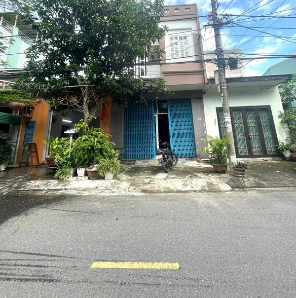 Bán nhà 2 tầng 75m2 gần biển Nguyễn Tất Thành, Nha Trang