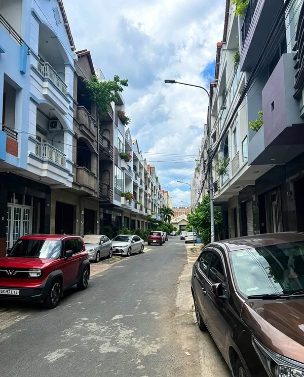 Bán nhà 1 trệt 2 lầu sân thượng 86,7m2 Khu dân cư Bửu Long, Biên Hòa