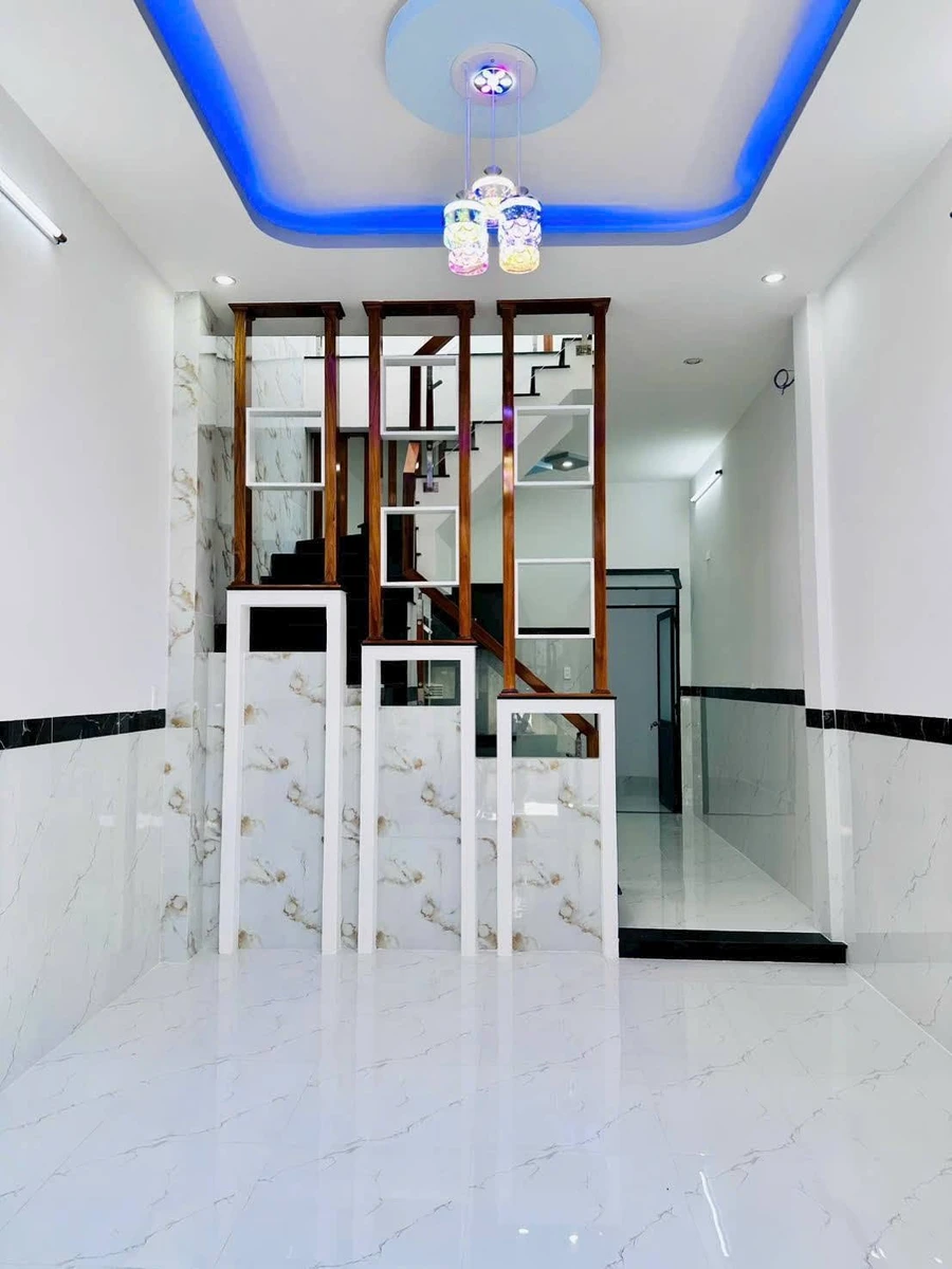 Bán nhà hẻm Trần Quốc Toản, Quy Nhơn, 46,6m2, 3PN 2WC, giá 2,4 tỷ - Ảnh 1
