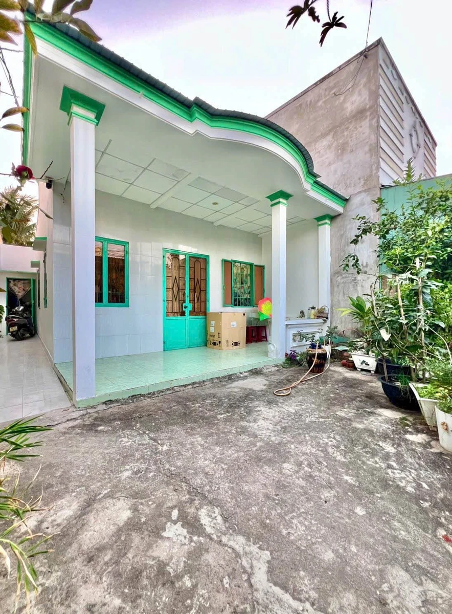 Bán nhà cấp 4 gần hồ bơi Quốc Hùng, 130m² mặt tiền 6,4m - Ảnh thu nhỏ 3