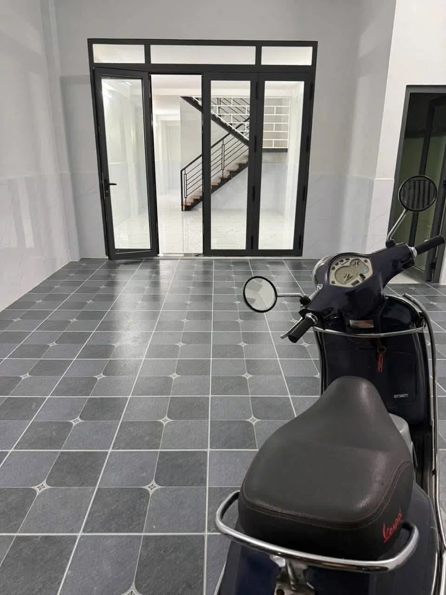 Cho thuê nhà 100m² 3PN 2WC hẻm 7m Bình Tân - Ảnh 1
