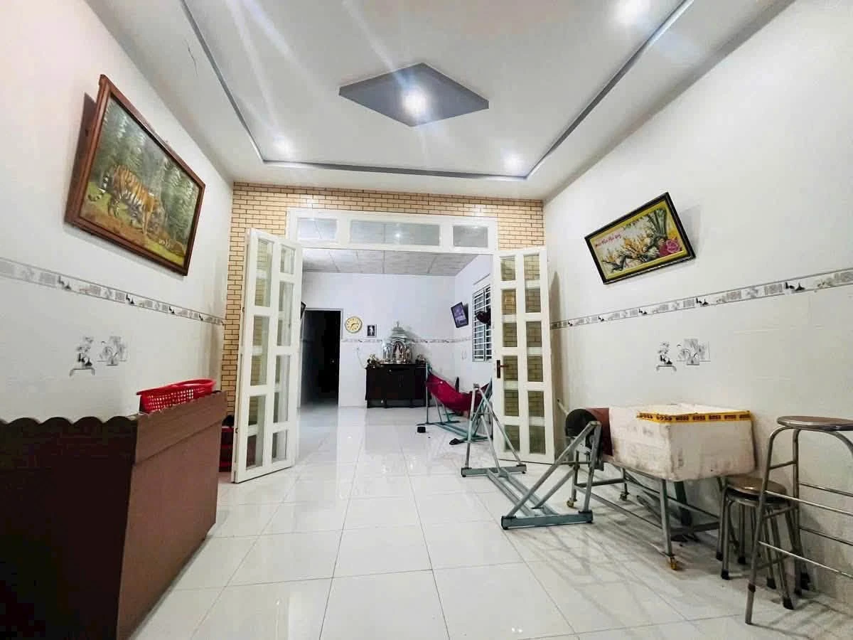 Bán nhà mặt tiền Hoàng Lê Kha Tây Ninh 4.8 tỷ - Ảnh thu nhỏ 2