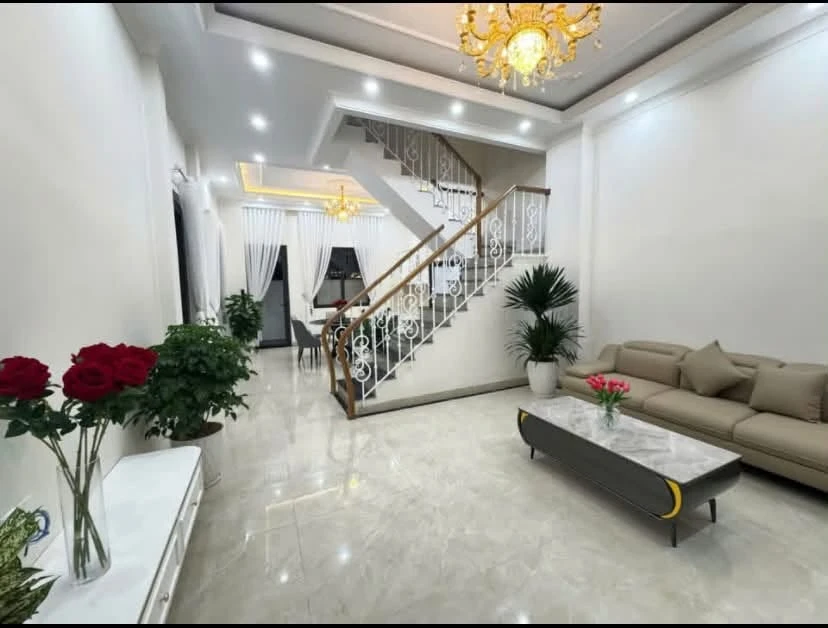Bán nhà 4PN, 74m² nội thất đầy đủ, Đà Lạt - Ảnh 1