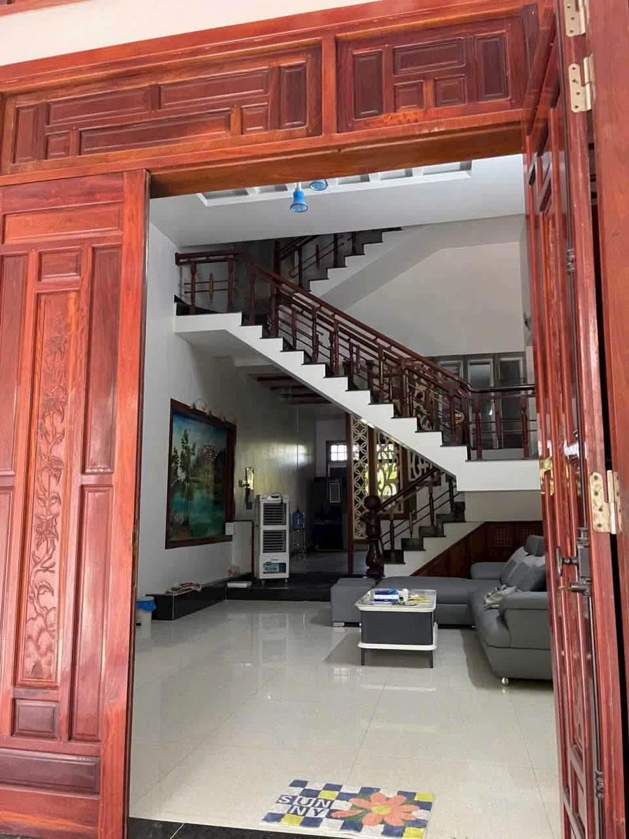 Bán nhà 3 tầng mặt tiền Nguyễn Vịnh 100m², khoảng 3 tỷ - Ảnh 1
